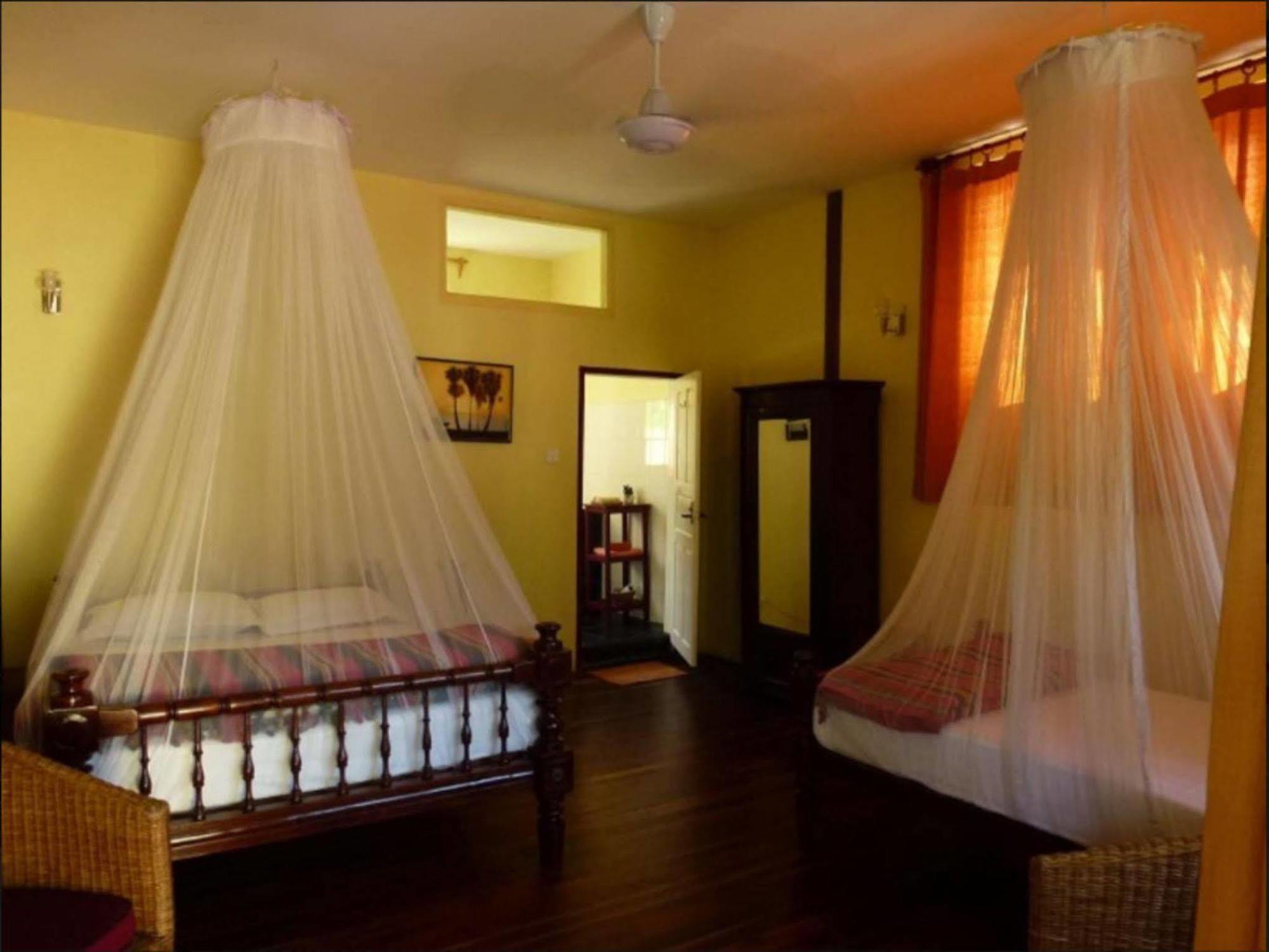 Alamanda Inn, Boutique Hotel And French Restaurant Rangoon Buitenkant foto